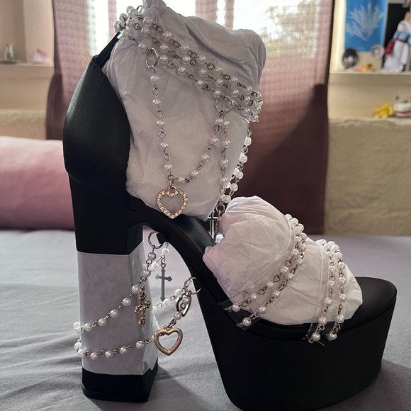 Lunar Holy Revelation Platform Heels - Picture 5 of 7